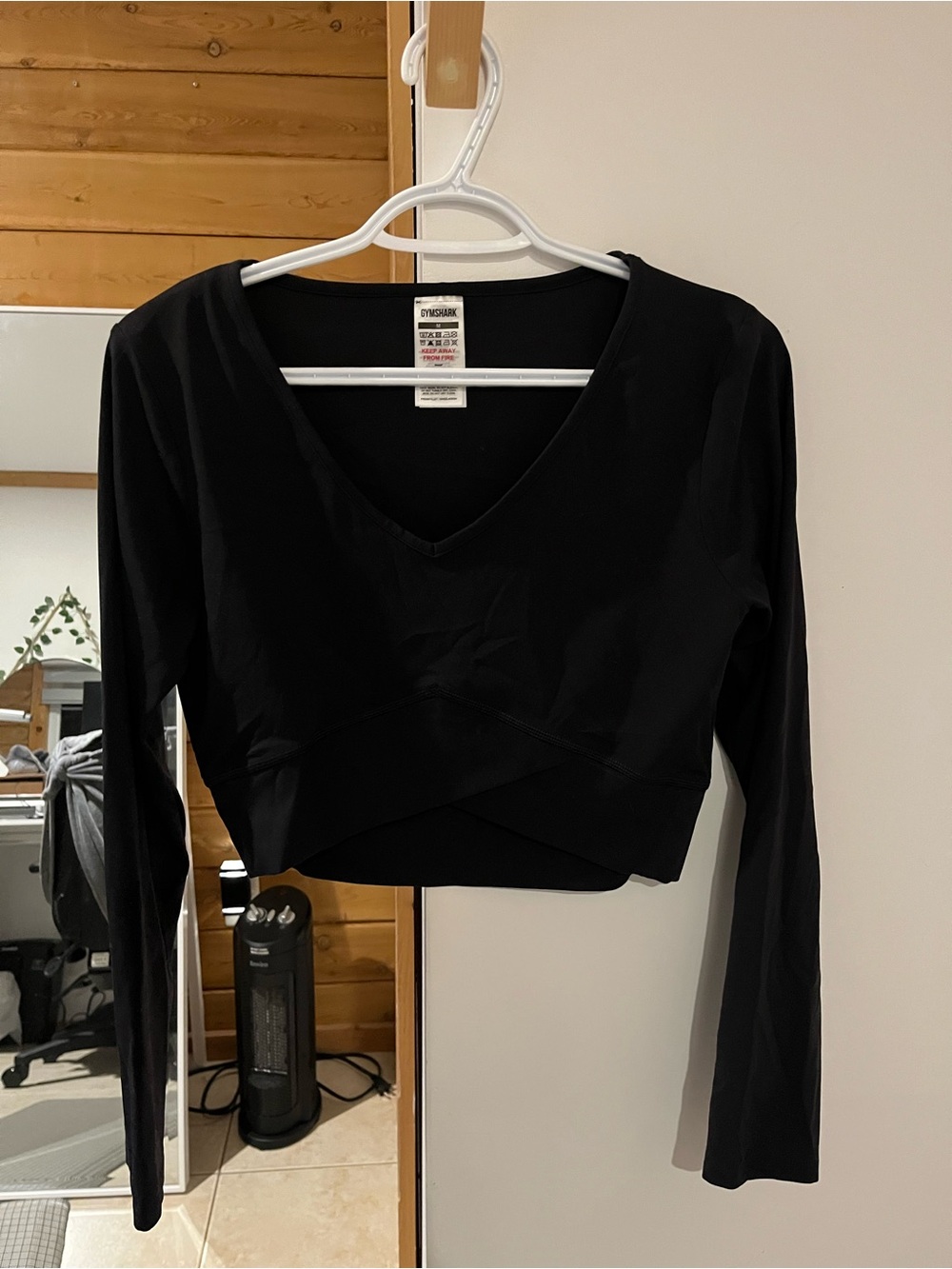 Gymshark Black V-Neck Long Sleeve Cropped Top